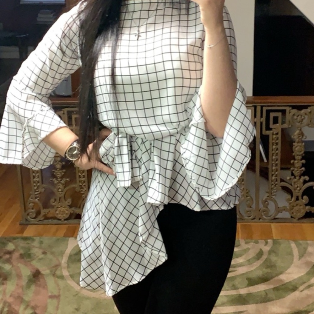 Asymmetrical top - Picture 2 of 2